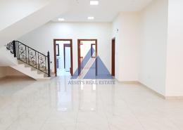 مجمع سكني - 5 غرف نوم - 5 حمامات للكراء في شارع الجامعه - المرخية - الدوحة