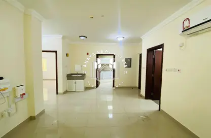 Apartment - 2 Bedrooms - 2 Bathrooms for rent in Al Mansoura - Doha