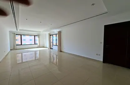 Apartment - 1 Bedroom - 2 Bathrooms for rent in East Porto Drive - Porto Arabia - The Pearl Island - Doha