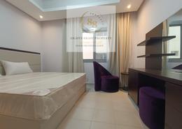 صورةغرفة- غرفة النوم لـ: شقة - 1 غرفة نوم - 2 حمامات للكراء في شارع انس - فريج بن محمود الشمالي - فريج بن محمود - الدوحة, صورة 1