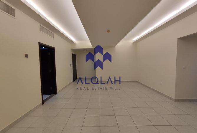 987739 - Property Image 3