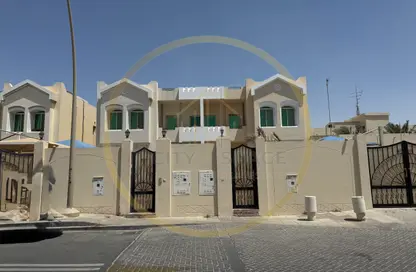 فيلا - 4 غرف نوم - 4 حمامات للايجار في سلاطة الجديدة - سلاطة - الدوحة