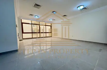 Apartment - 3 Bedrooms - 3 Bathrooms for rent in Al Sadd Road - Al Sadd - Doha