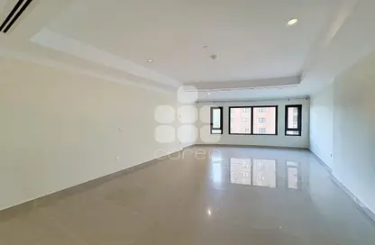 Apartment - 1 Bedroom - 2 Bathrooms for rent in Tower 28 - Porto Arabia - The Pearl Island - Doha