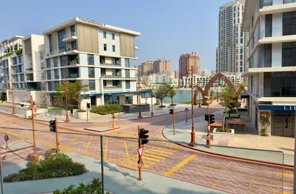 Apartment - 1 Bedroom - 2 Bathrooms for rent in Gewan Island - The Pearl Island - Doha