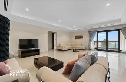 Apartment - 2 Bedrooms - 3 Bathrooms for rent in East Porto Drive - Porto Arabia - The Pearl Island - Doha