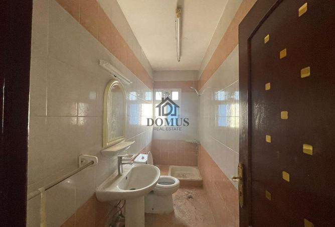 911822 - Property Image 2