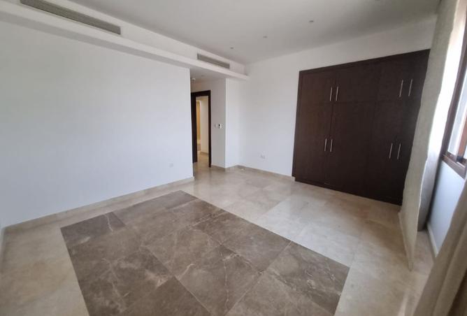 929429 - Property Image 3