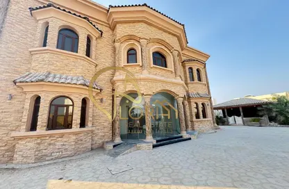 Villa - 7 Bedrooms - 7 Bathrooms for rent in Al Dafna - Al Dafna - Doha