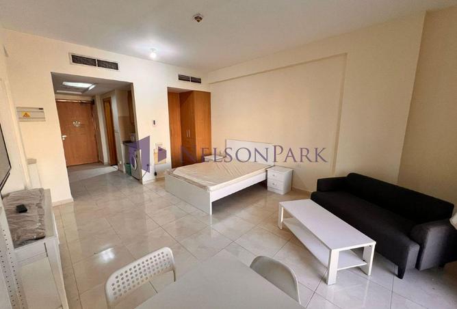 960925 - Property Image 2