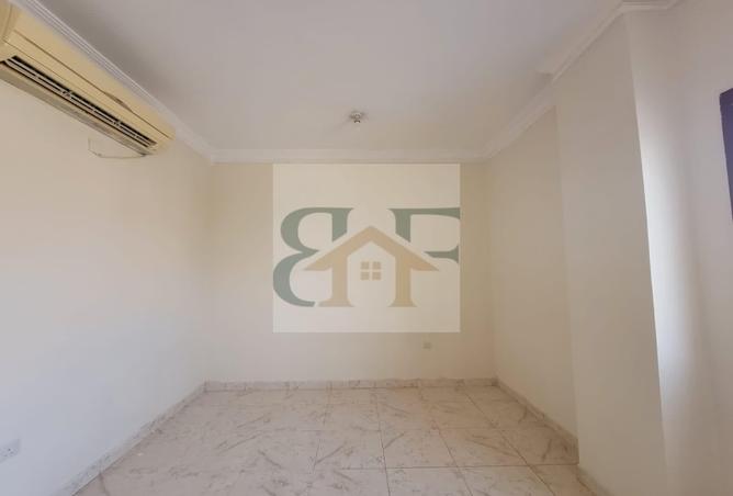 930695 - Property Image 2