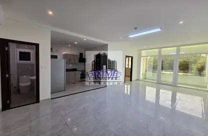 Apartment - 1 Bedroom - 2 Bathrooms for rent in Alfardan Plaza - Al Sadd - Al Sadd - Doha