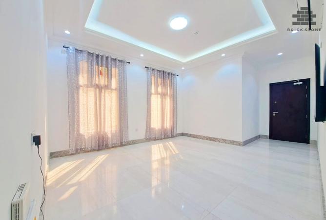 884859 - Property Image 2