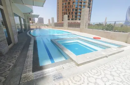Apartment - 2 Bedrooms - 3 Bathrooms for rent in Marina Tower 23 - Marina District - Lusail