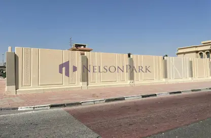 قطعة أرض - استوديو للبيع في شارع عنيزة - الحي الدبلوماسي - الدوحة