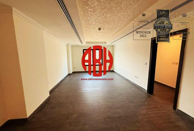 949787 - Property Image 2