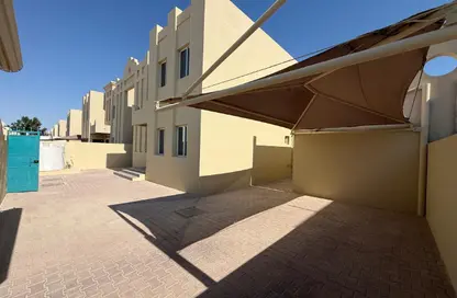 فيلا - 4 غرف نوم - 5 حمامات للايجار في مجمع الخور - الخور