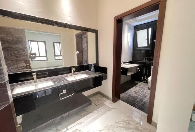 930781 - Property Image 2
