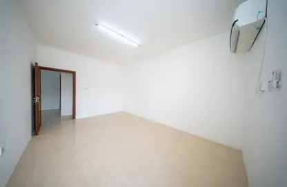 Apartment - 3 Bedrooms - 2 Bathrooms for rent in EB13 - Fereej Bin Mahmoud - Doha Apartment - 3 Bedrooms - 2 Bathrooms for rent in EB13 - Fereej Bin Mahmoud - Doha