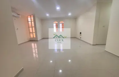 Apartment - 2 Bedrooms - 2 Bathrooms for rent in Al Nasr Street - Al Nasr - Doha