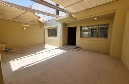 Villa - 4 Bedrooms - 4 Bathrooms for rent in Thursday Friday Markets - Ain Khaled - Doha