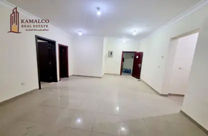 Apartment - 1 Bedroom - 2 Bathrooms for rent in Umm Ghuwalina - Umm Ghuwailina - Doha