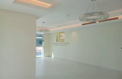 Apartment - 1 Bedroom - 2 Bathrooms for sale in Gewan Island - The Pearl Island - Doha