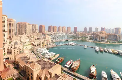 شقة - 2 غرف نوم - 3 حمامات للبيع في طريق بورتو الشرقي - بورتو أرابيا - جزيرة اللؤلؤة - الدوحة