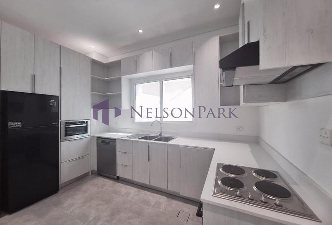 985892 - Property Image 3