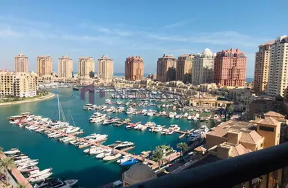 شقة - 2 غرف نوم - 3 حمامات للايجار في طريق بورتو الشرقي - بورتو أرابيا - جزيرة اللؤلؤة - الدوحة