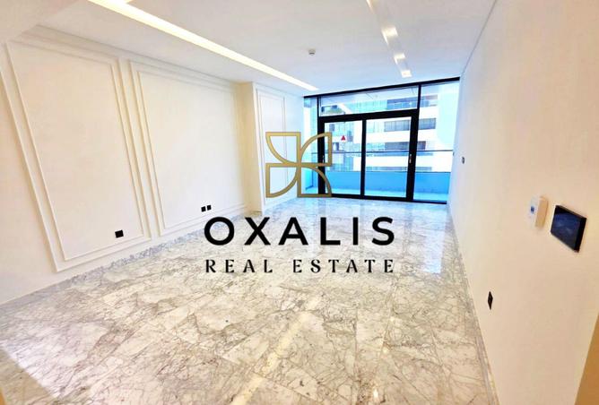 939300 - Property Image 2