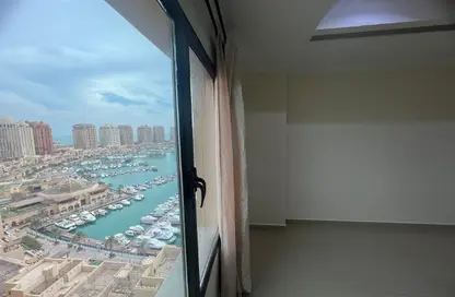 Apartment - 1 Bedroom - 2 Bathrooms for rent in Tower 13 - Porto Arabia - The Pearl Island - Doha Apartment - 1 Bedroom - 2 Bathrooms for rent in Tower 13 - Porto Arabia - The Pearl Island - Doha