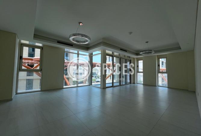 889235 - Property Image 2