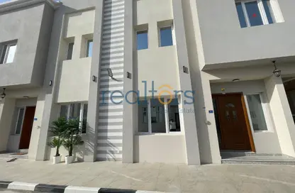 مجمع سكني - 7 غرف نوم - 8 حمامات للايجار في شارع المرخية - المرخية - الدوحة