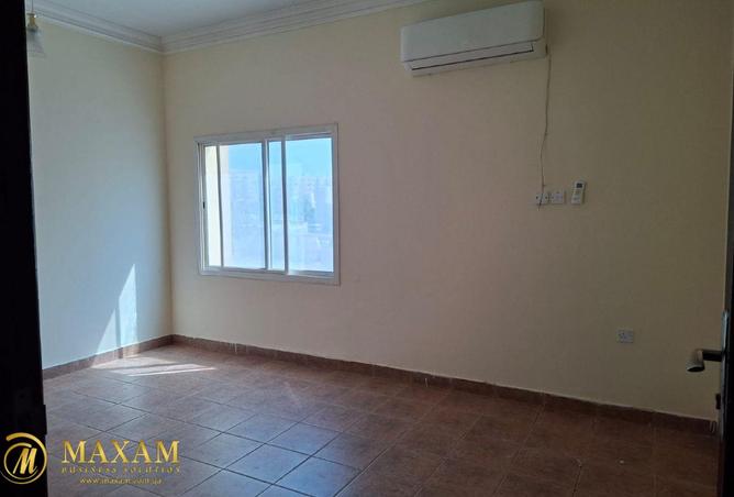 957858 - Property Image 3