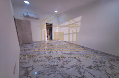 Apartment - 2 Bedrooms - 2 Bathrooms for rent in Salwa Road - Al Aziziyah - Doha