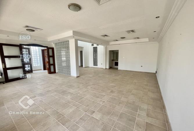 989090 - Property Image 2