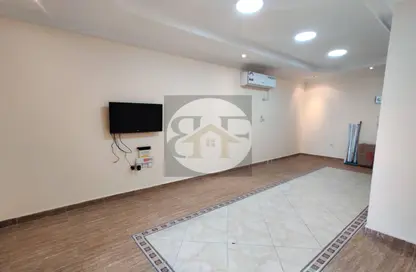 Apartment - 2 Bedrooms - 2 Bathrooms for rent in Al Mansoura - Al Mansoura - Doha