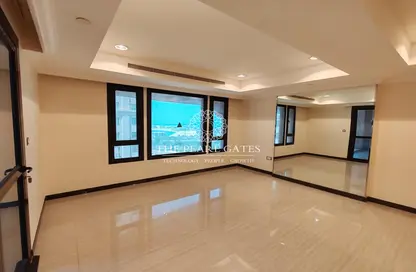 Apartment - 1 Bedroom - 2 Bathrooms for rent in East Porto Drive - Porto Arabia - The Pearl Island - Doha