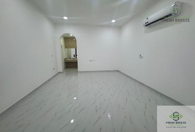 904156 - Property Image 3