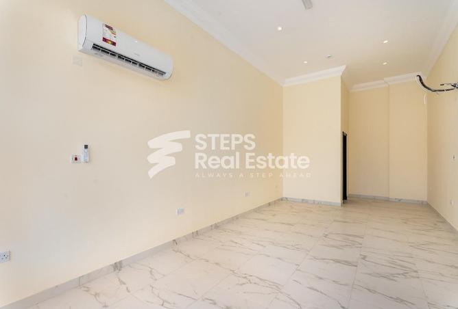 976182 - Property Image 2