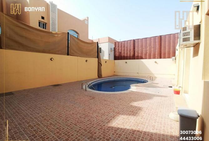 1005744 - Property Image 2