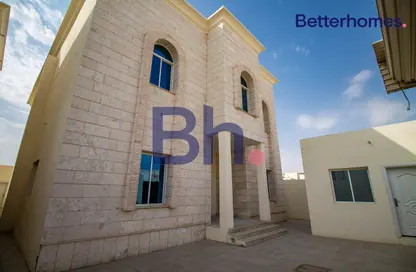 فيلا - 6 غرف نوم - 8 حمامات للبيع في أم صلال علي - أم صلال على - الدوحة