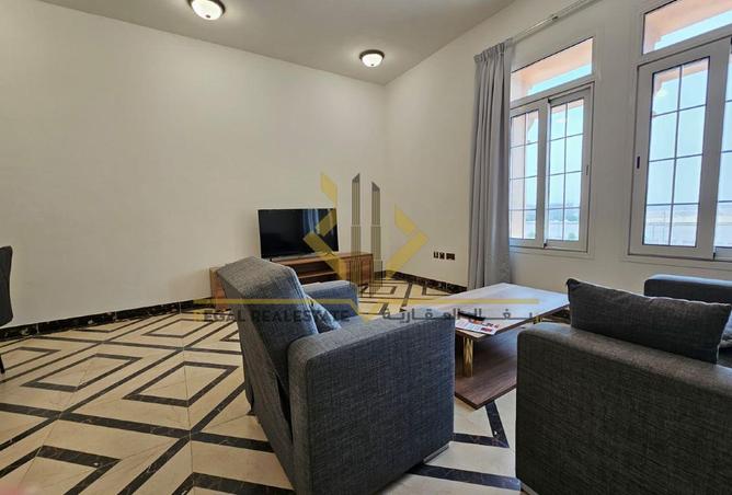 957567 - Property Image 2