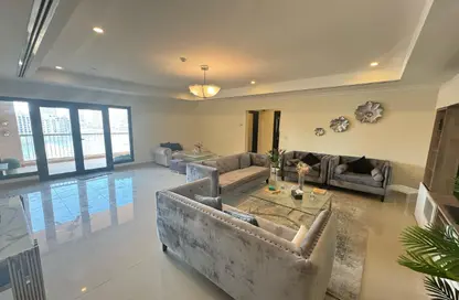 Apartment - 2 Bedrooms - 3 Bathrooms for rent in West Porto Drive - Porto Arabia - The Pearl Island - Doha
