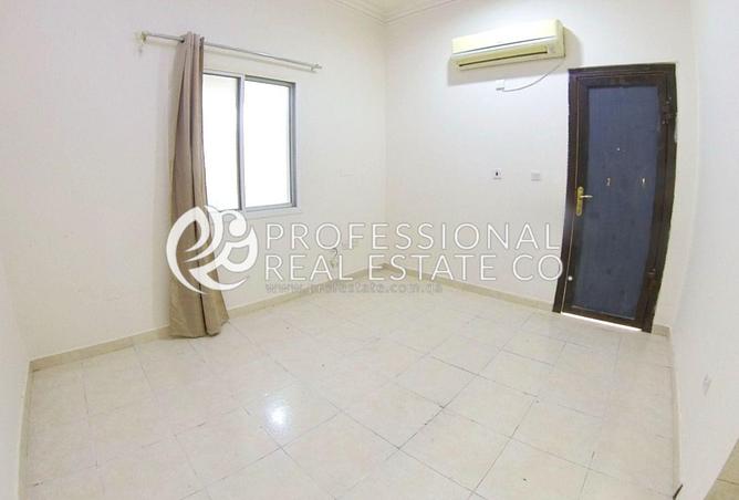 982943 - Property Image 2