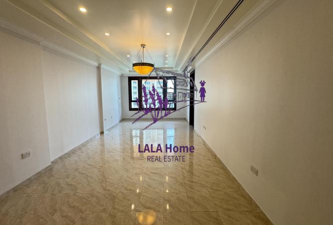 889208 - Property Image 3