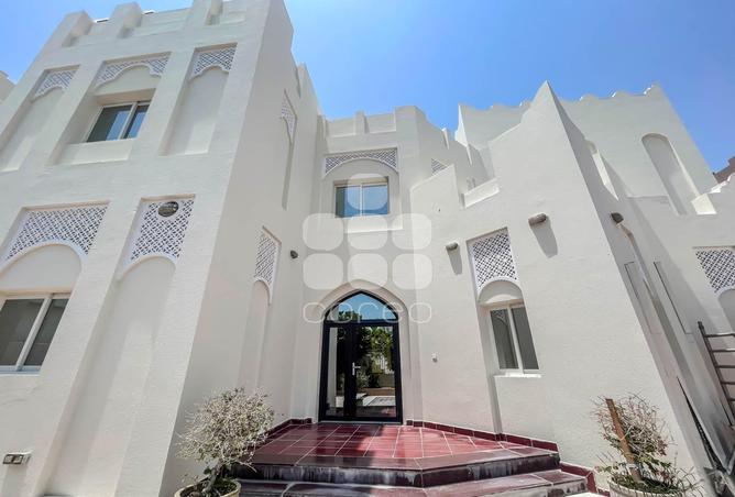 930886 - Property Image 2