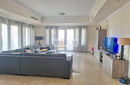 Apartment - 3 Bedrooms - 3 Bathrooms for sale in Tower 8 - Porto Arabia - The Pearl Island - Doha