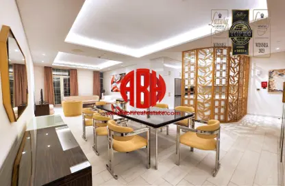 شقة - 2 غرف نوم - 3 حمامات للايجار في حدائق فلورستا - حدائق فلورستا - جزيرة اللؤلؤة - الدوحة